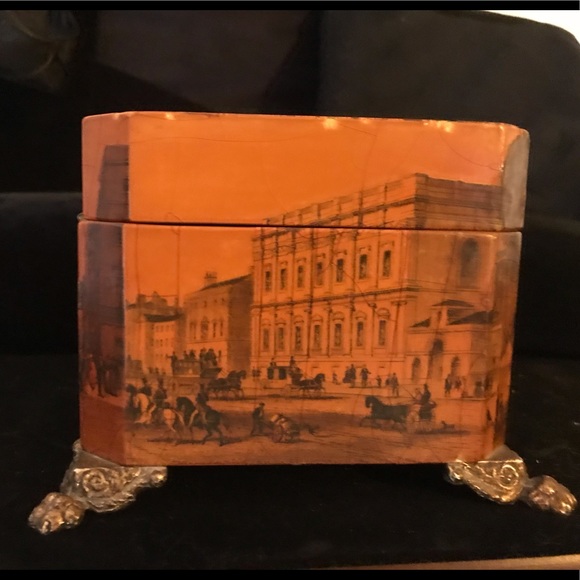 Collectible Box ❤️ - Picture 3 of 8